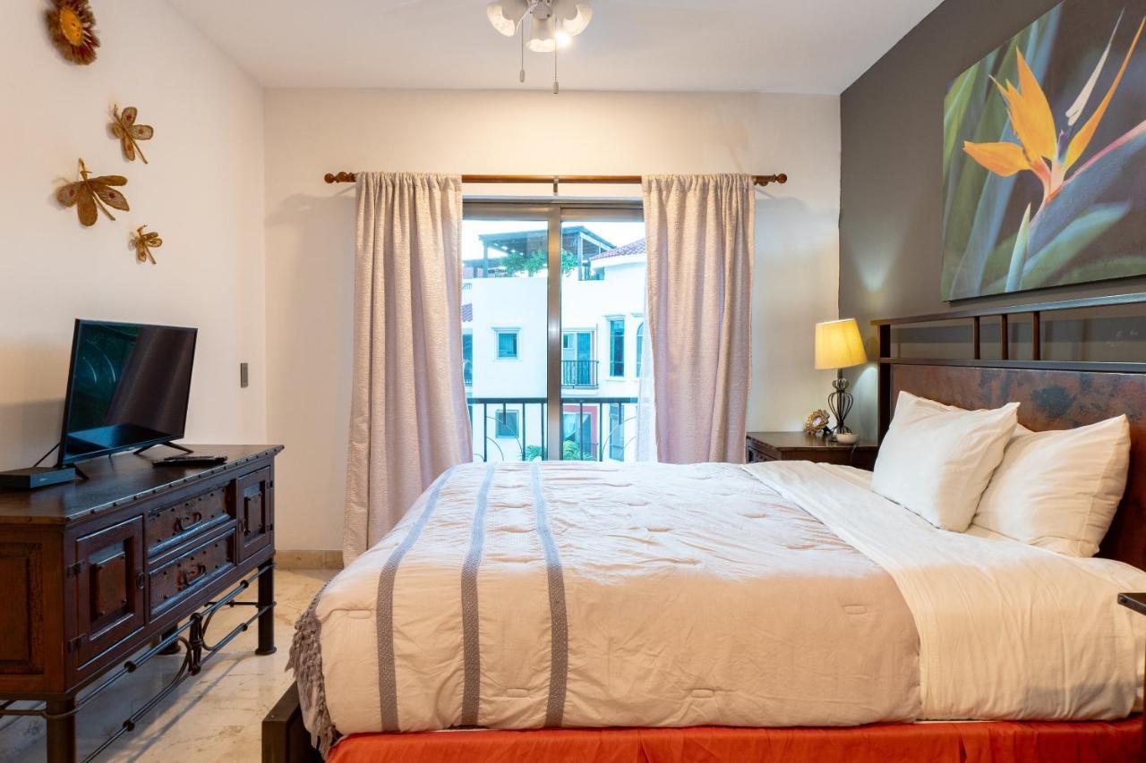 Paseo Del Sol Reef 305 *